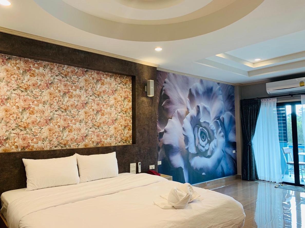 โรงแรมมาลินี Szurin Kültér fotó