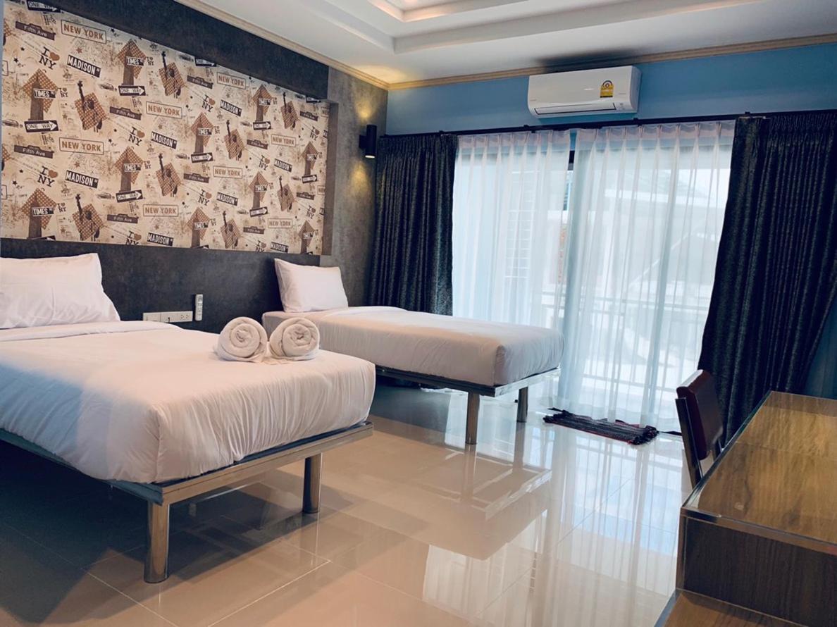 โรงแรมมาลินี Szurin Kültér fotó