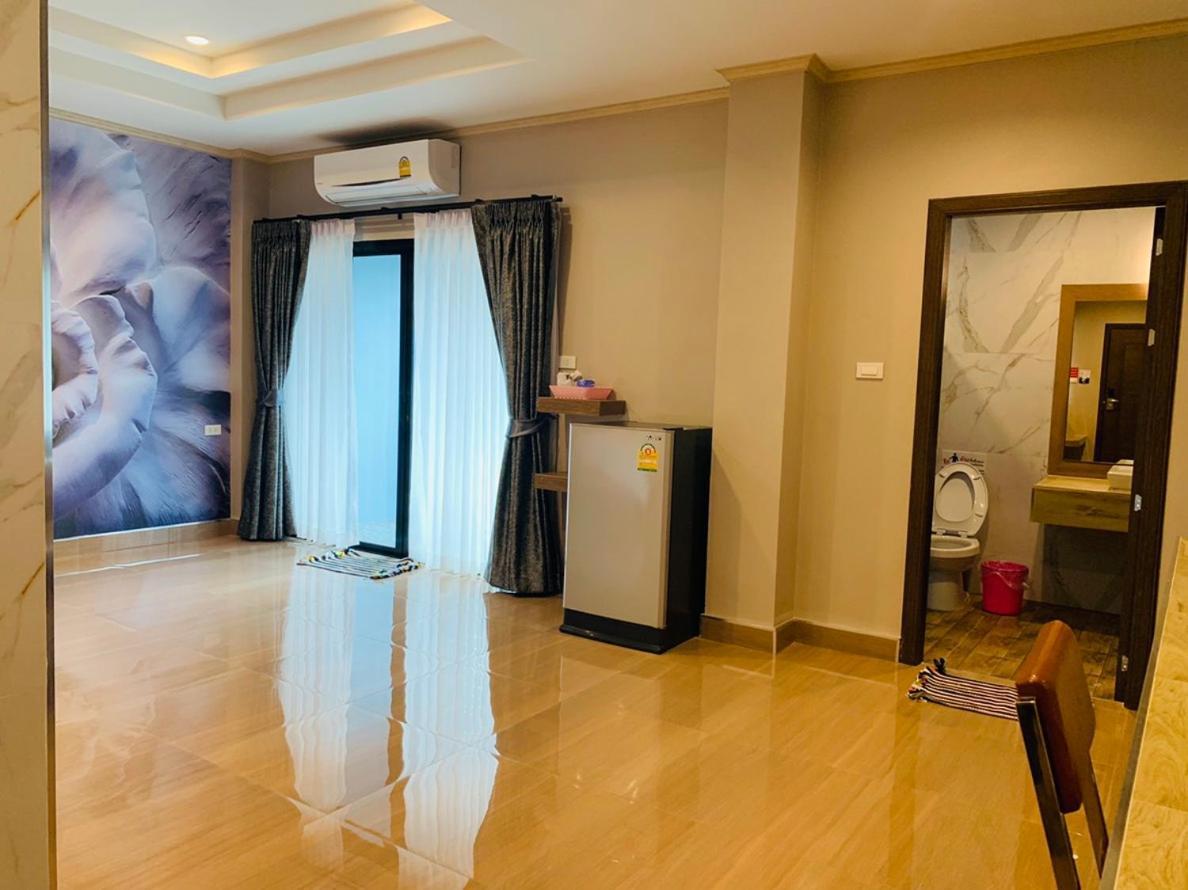 โรงแรมมาลินี Szurin Kültér fotó