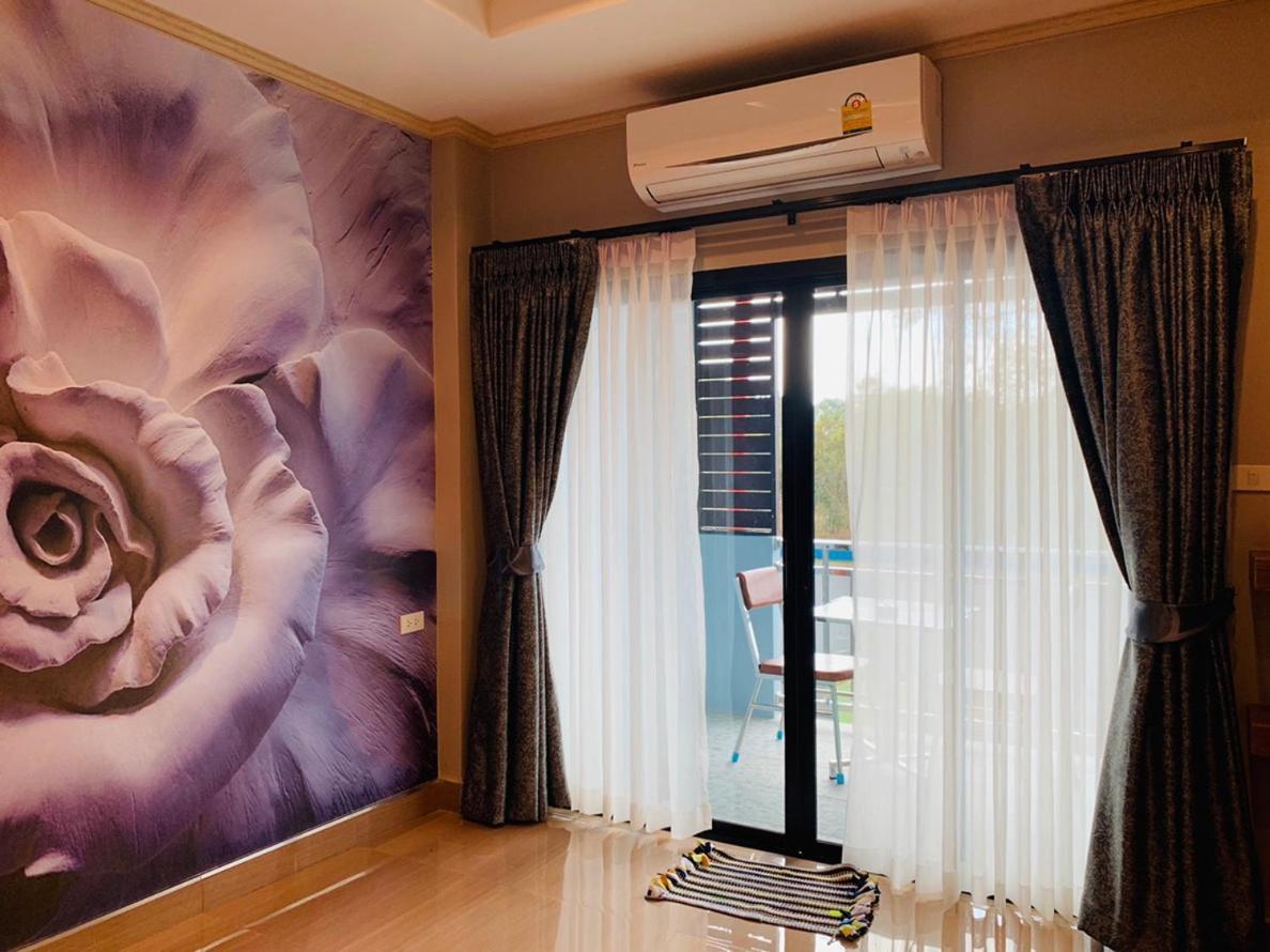 โรงแรมมาลินี Szurin Kültér fotó